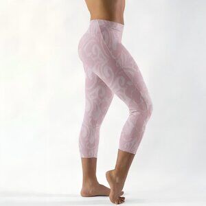 Pretty Pink Lace Look Delicate Capri Leggings
